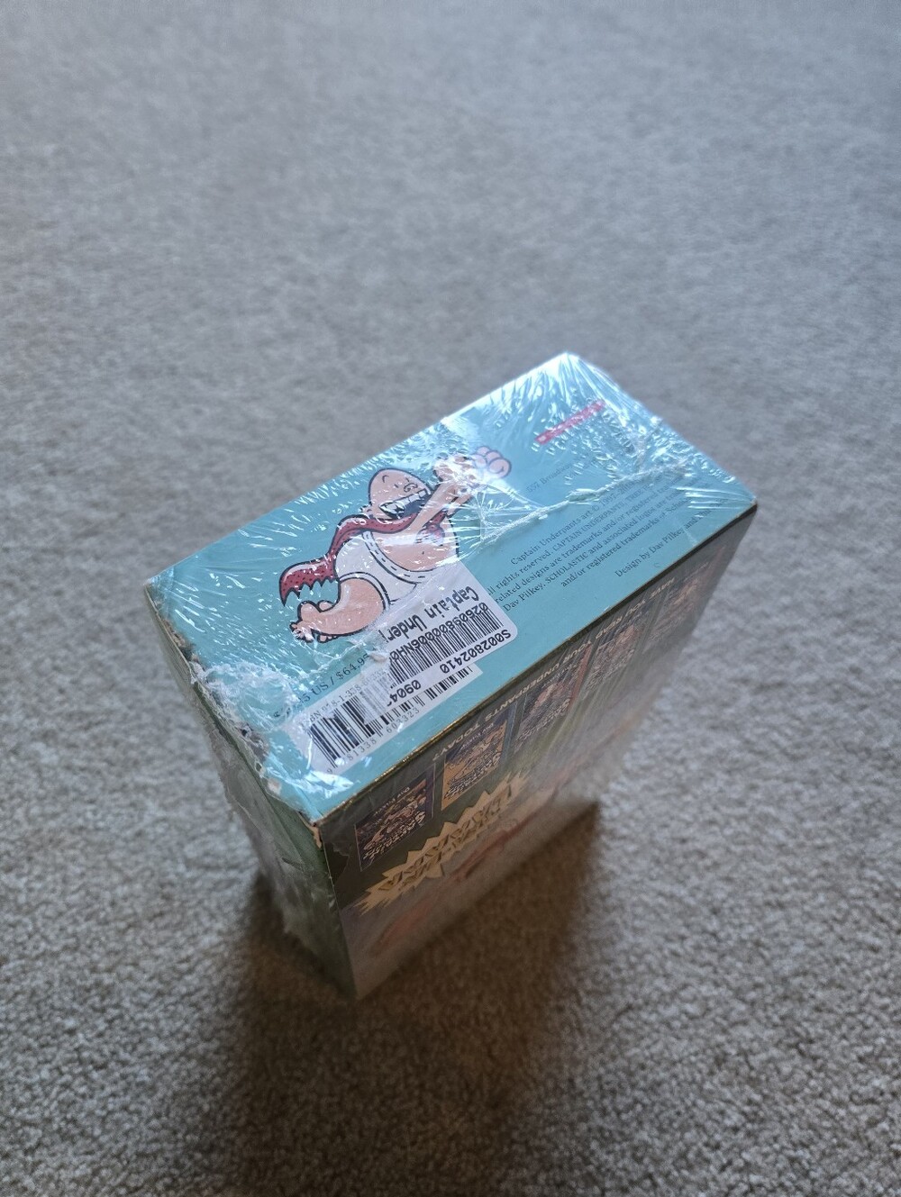 Captain Underpants Colossal Color Collection – 5 Book Box Set - Picture 7 of 10